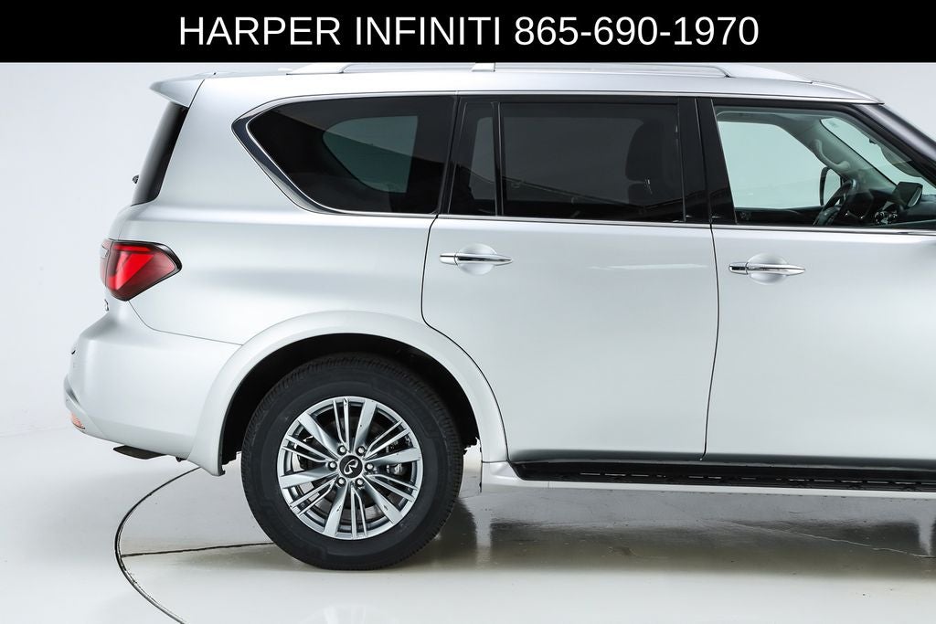 2023 INFINITI QX80 LUXE