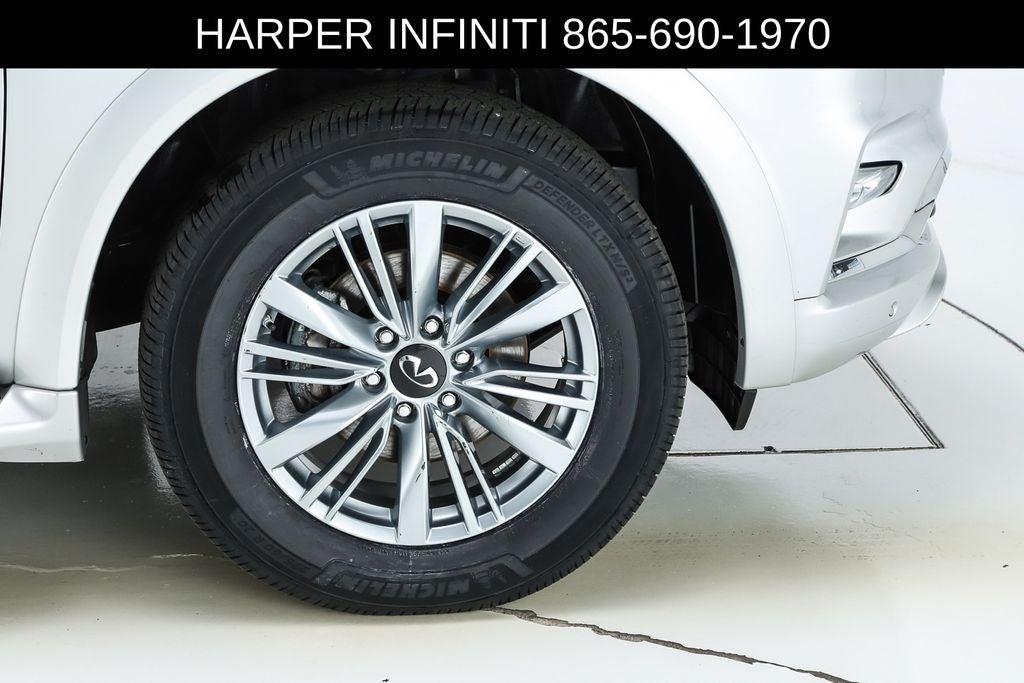 2023 INFINITI QX80 LUXE