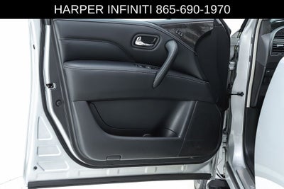 2023 INFINITI QX80 LUXE