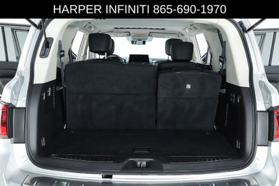 2023 INFINITI QX80 LUXE