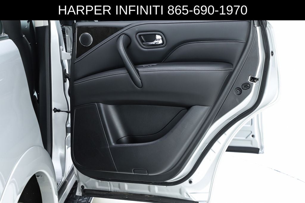 2023 INFINITI QX80 LUXE