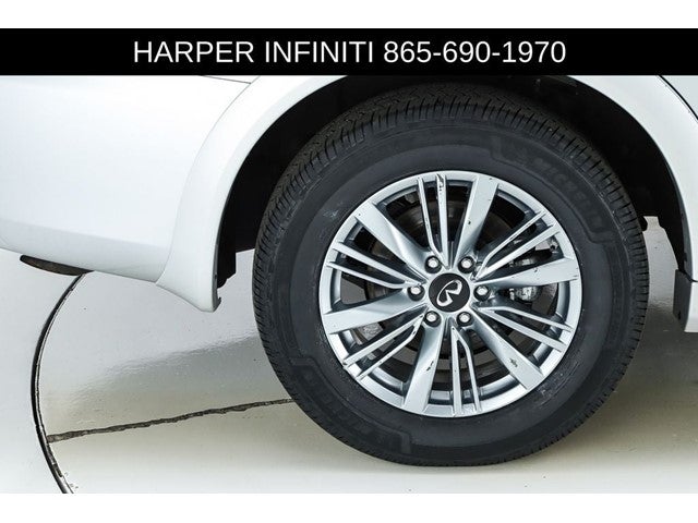2023 INFINITI QX80 LUXE
