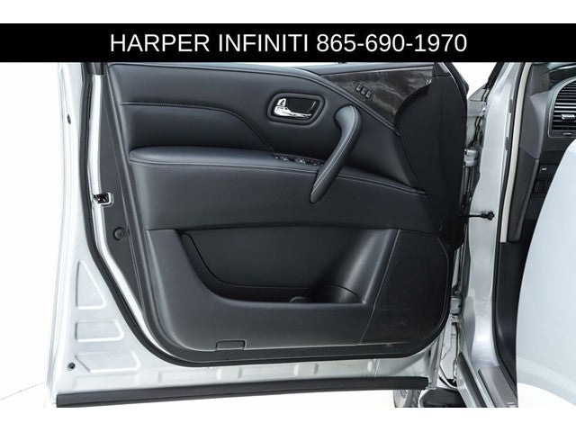 2023 INFINITI QX80 LUXE