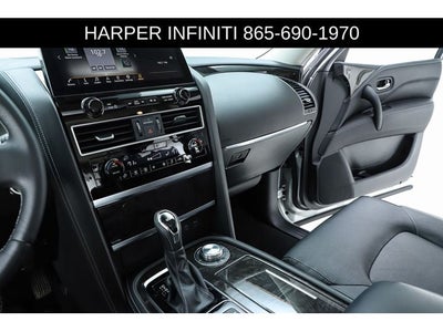 2023 INFINITI QX80 LUXE