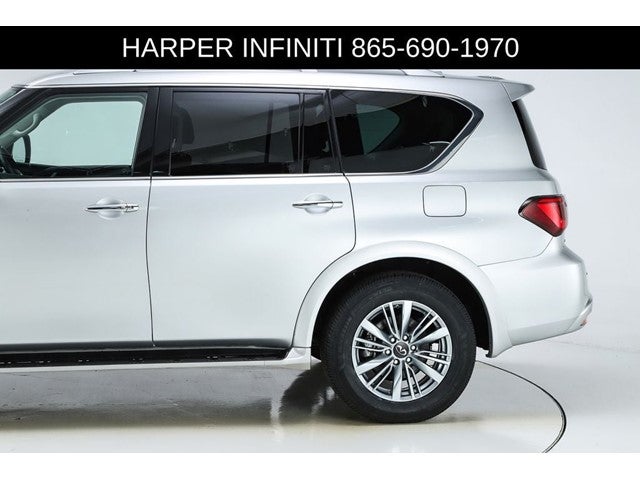 2023 INFINITI QX80 LUXE