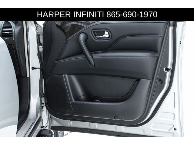 2023 INFINITI QX80 LUXE