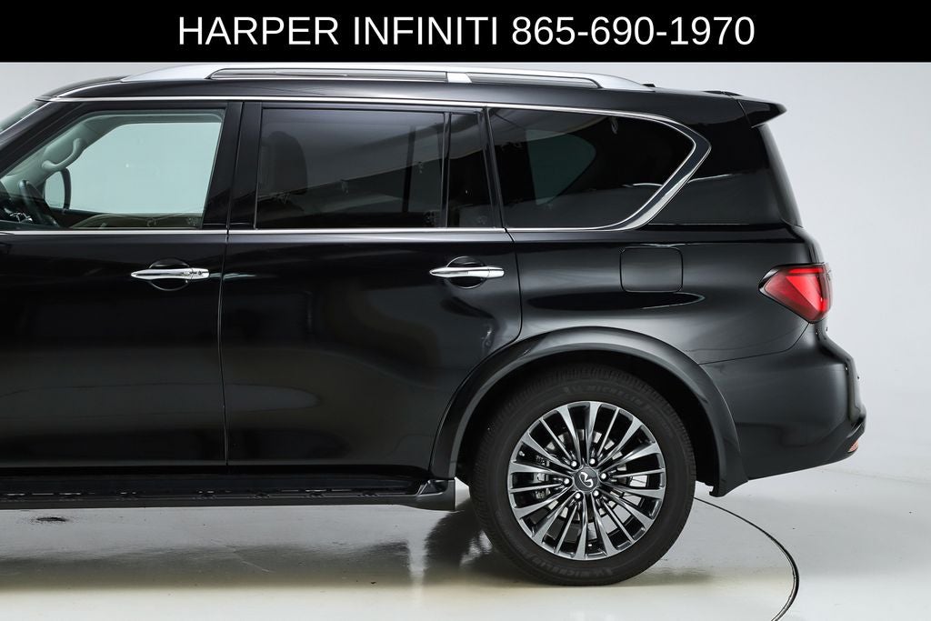 2022 INFINITI QX80 Premium Select
