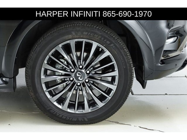 2022 INFINITI QX80 Premium Select