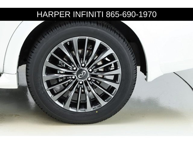 2024 INFINITI QX80 Premium Select