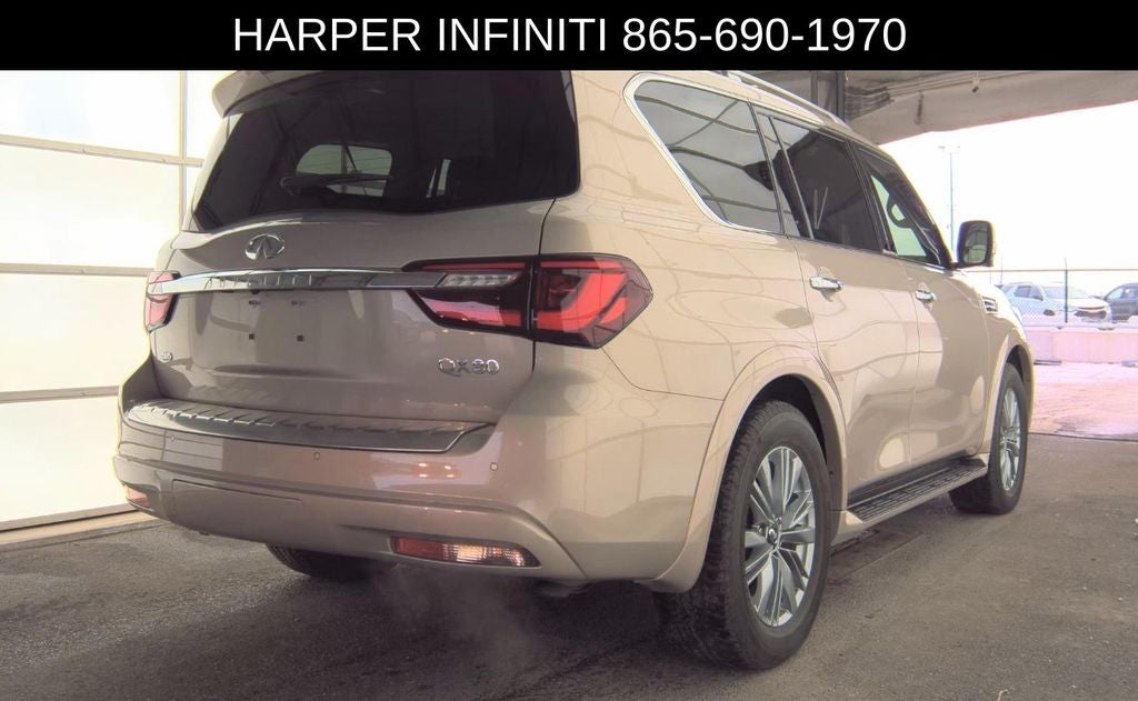 2023 INFINITI QX80 LUXE