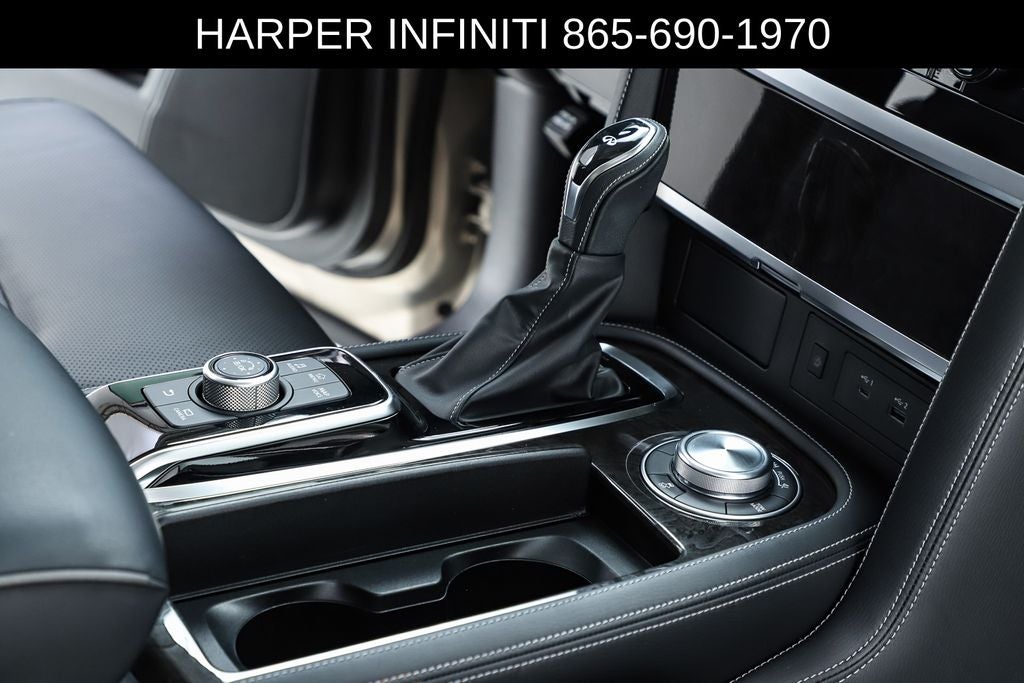2023 INFINITI QX80 LUXE