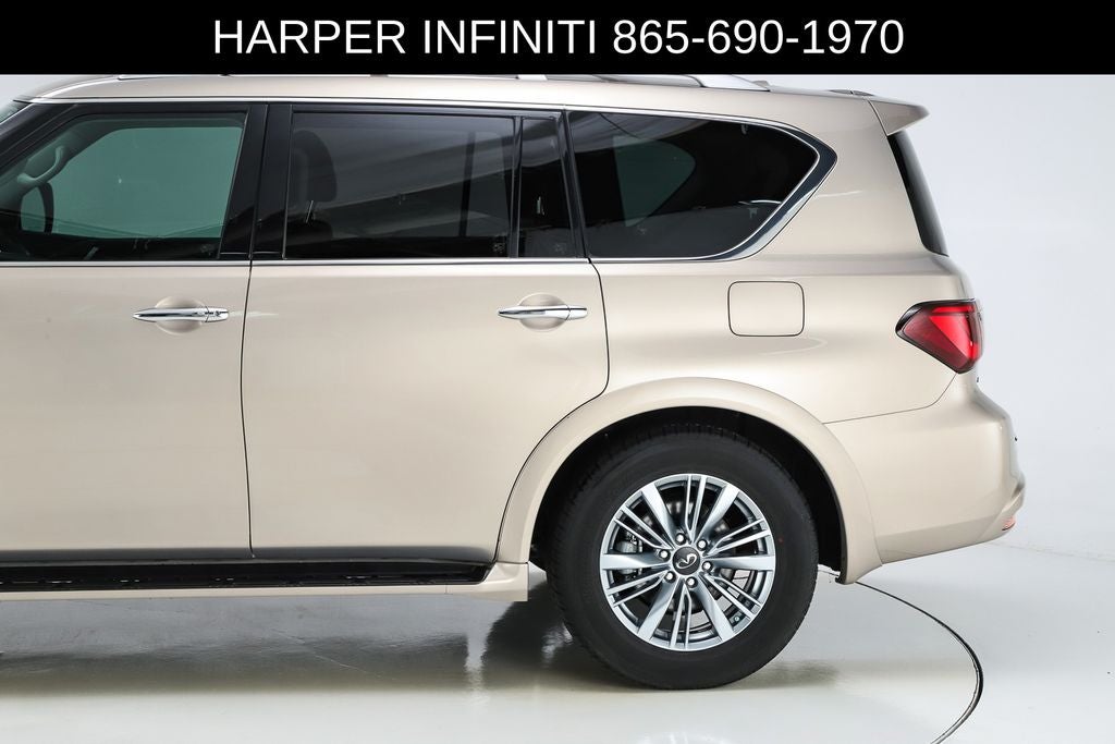 2023 INFINITI QX80 LUXE