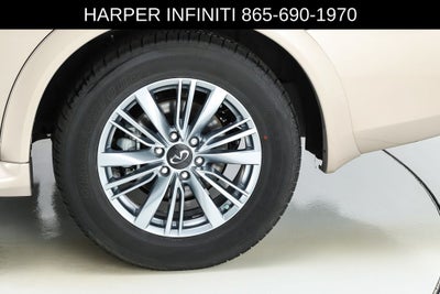 2023 INFINITI QX80 LUXE