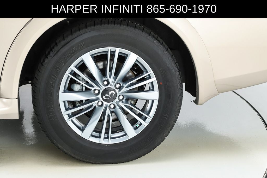 2023 INFINITI QX80 LUXE