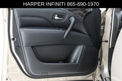 2023 INFINITI QX80 LUXE