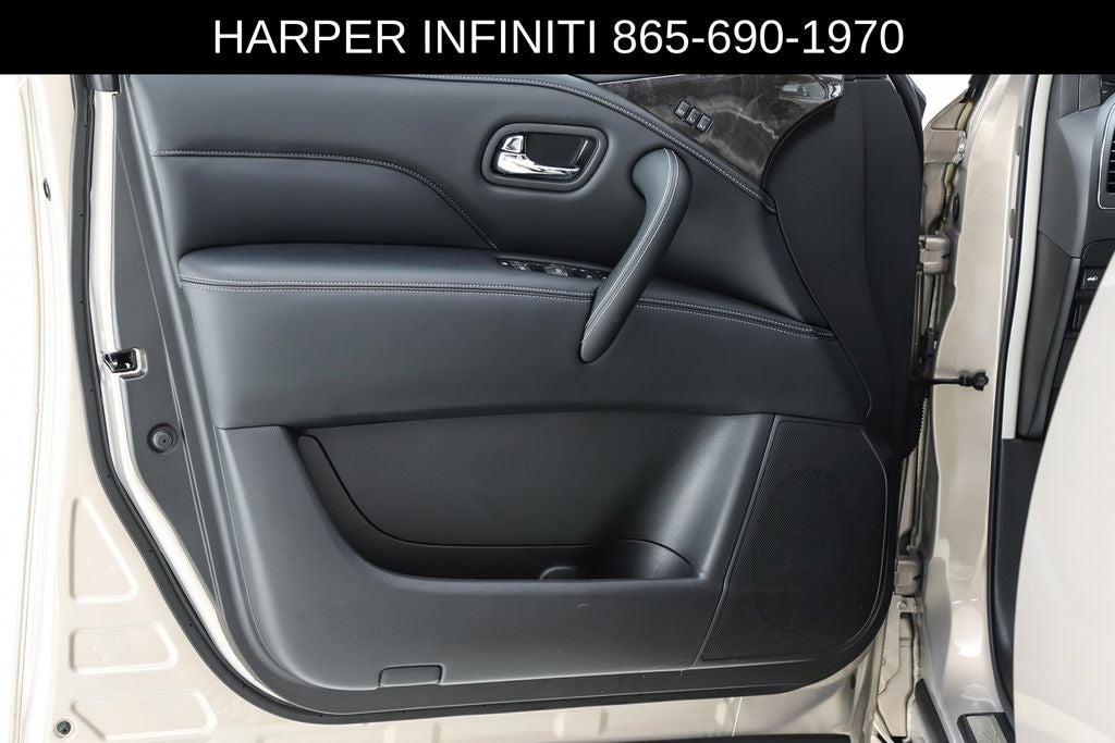 2023 INFINITI QX80 LUXE