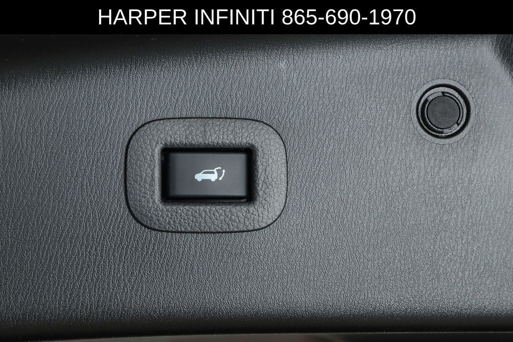 2023 INFINITI QX80 LUXE