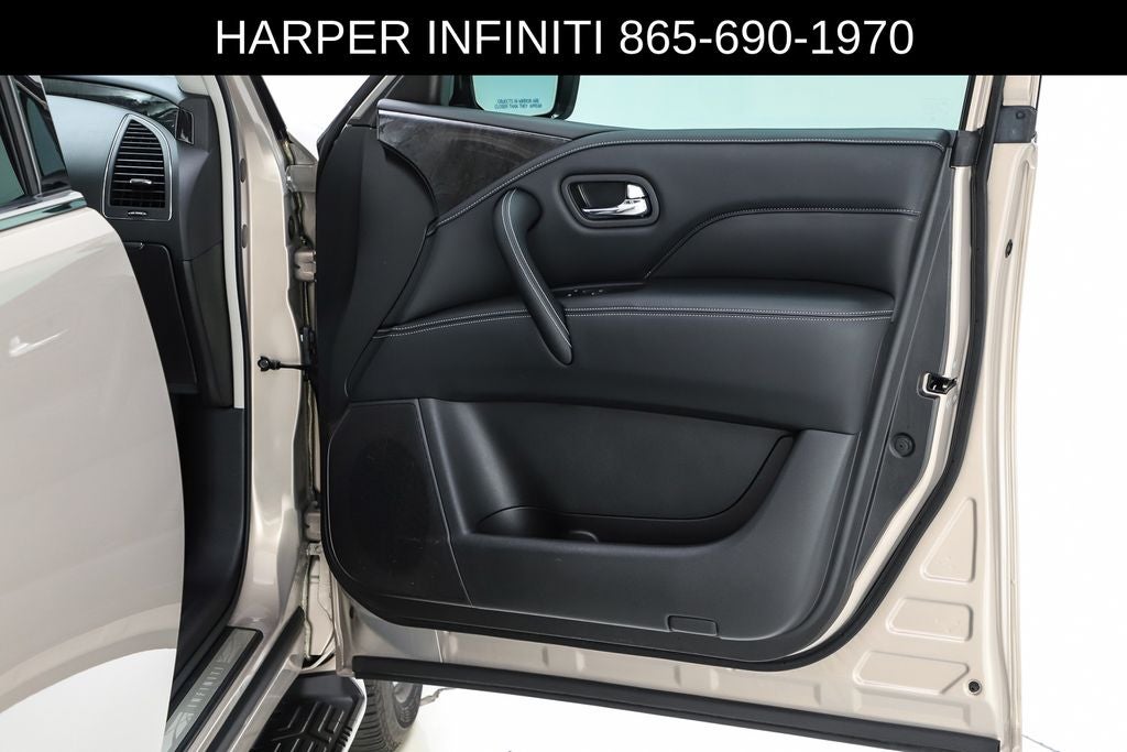 2023 INFINITI QX80 LUXE
