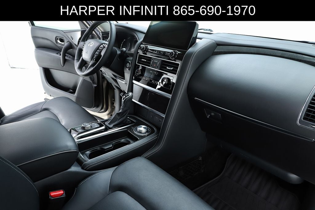 2023 INFINITI QX80 LUXE