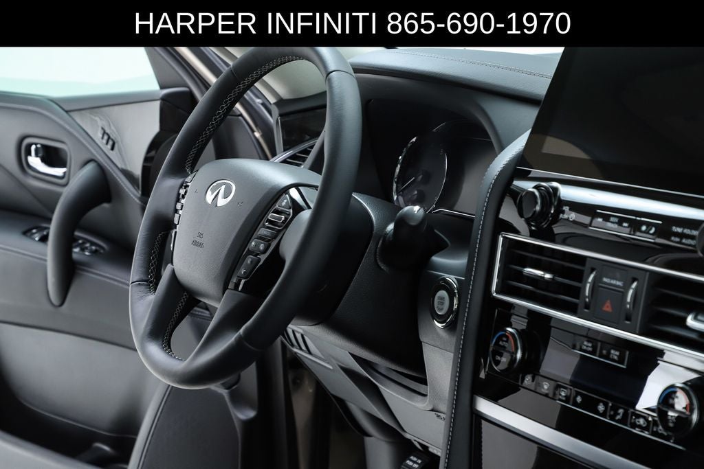2023 INFINITI QX80 LUXE