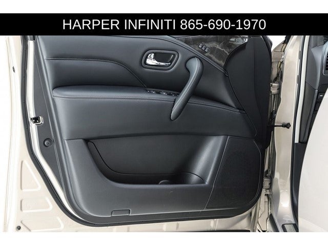 2023 INFINITI QX80 LUXE