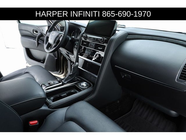 2023 INFINITI QX80 LUXE