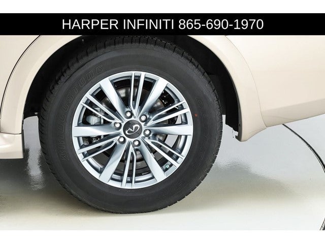 2023 INFINITI QX80 LUXE