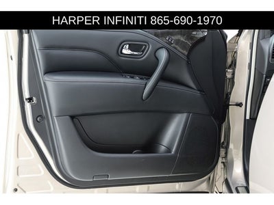 2023 INFINITI QX80 LUXE