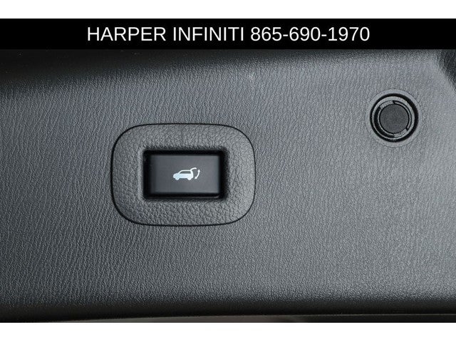2023 INFINITI QX80 LUXE