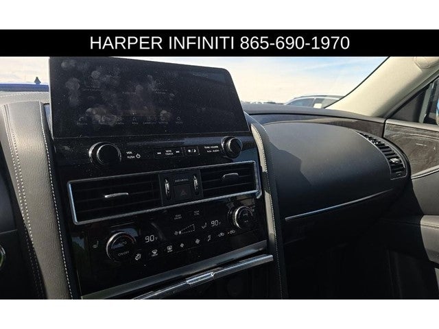 2023 INFINITI QX80 LUXE