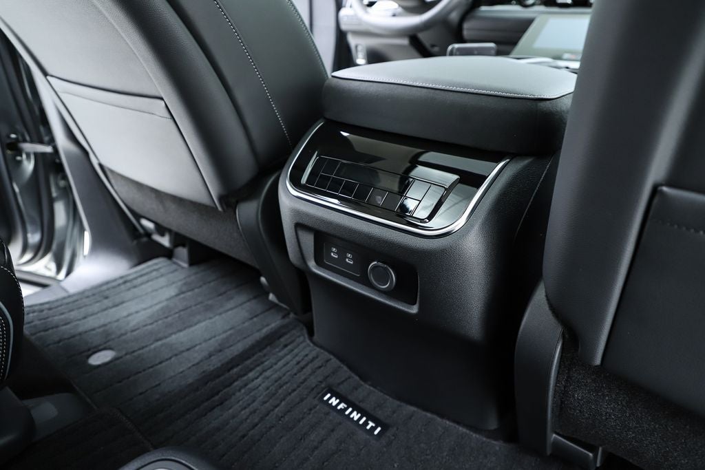 2026 INFINITI QX80 LUXE