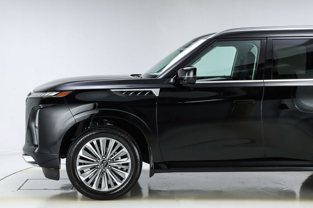 2026 INFINITI QX80 LUXE