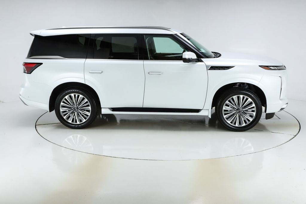 2026 INFINITI QX80 LUXE