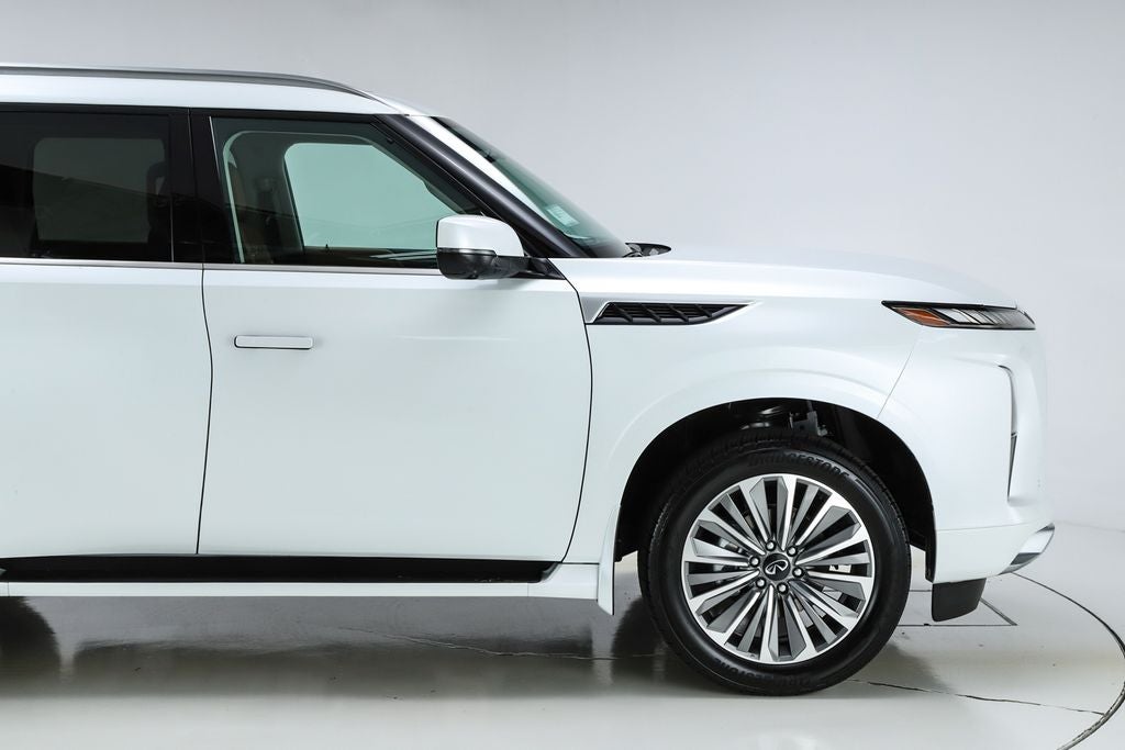 2026 INFINITI QX80 LUXE