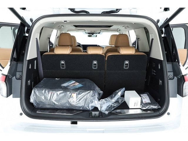 2026 INFINITI QX80 LUXE