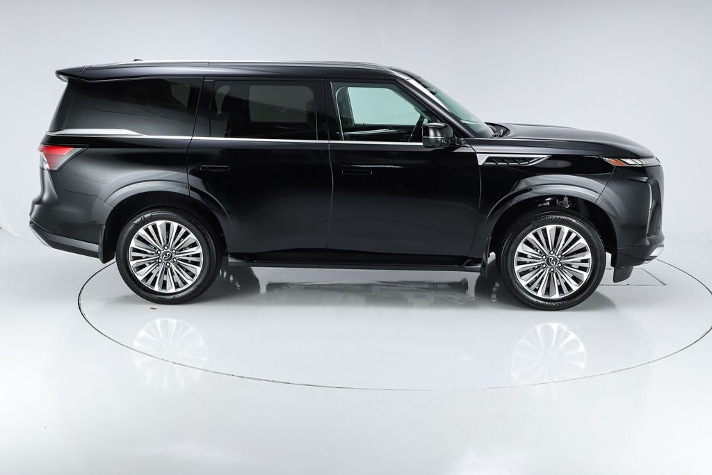 2027 INFINITI QX80 LUXE