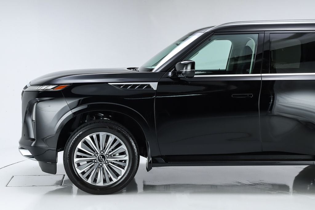 2027 INFINITI QX80 LUXE