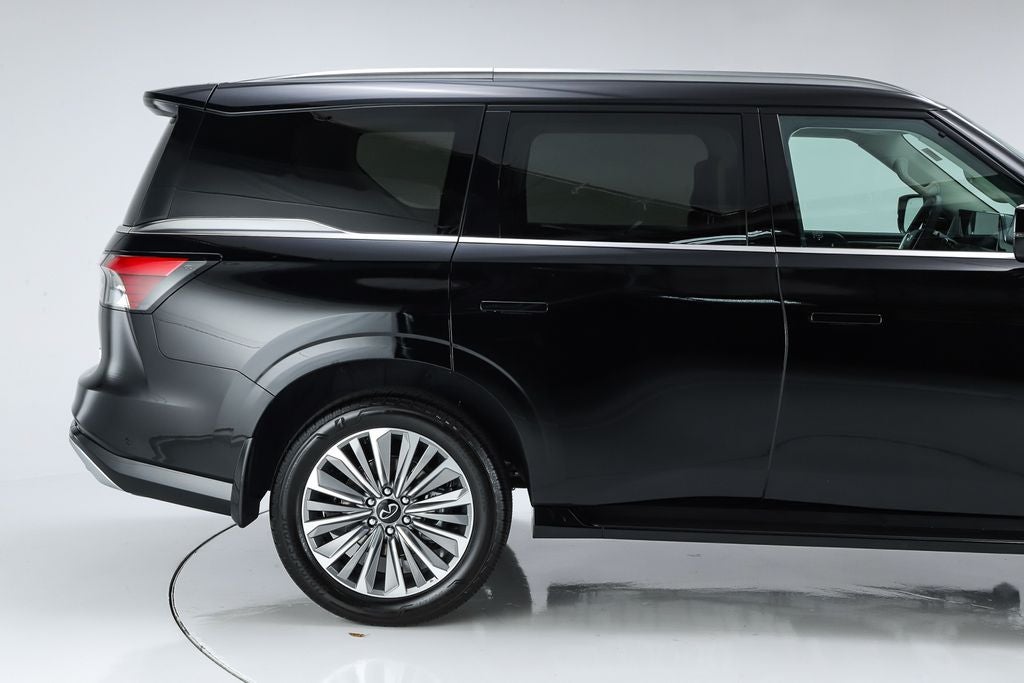 2027 INFINITI QX80 LUXE