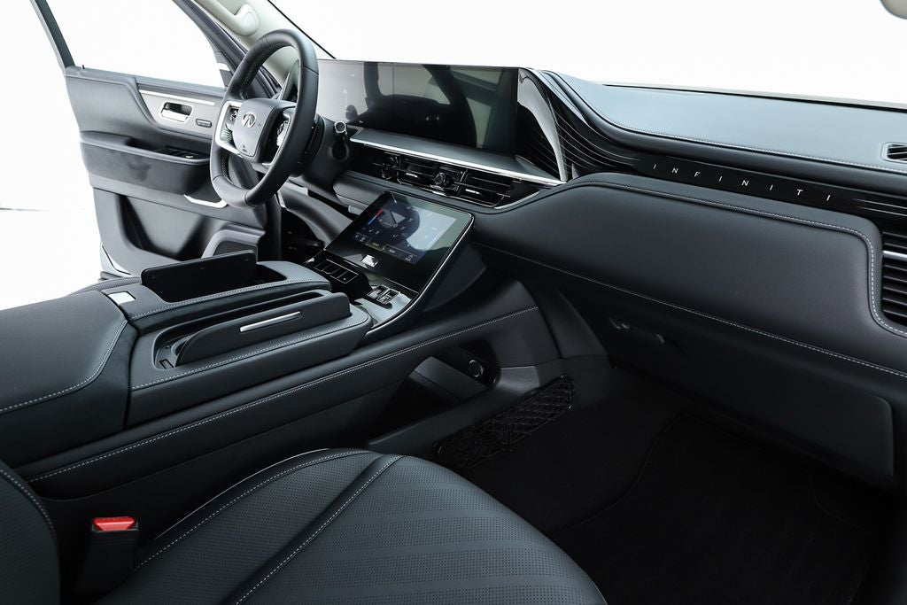 2027 INFINITI QX80 LUXE