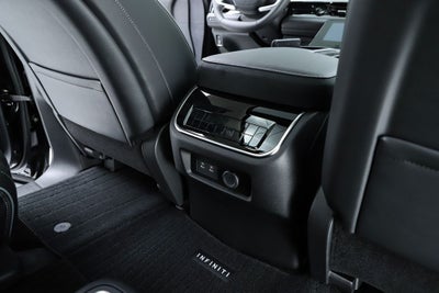 2027 INFINITI QX80 LUXE