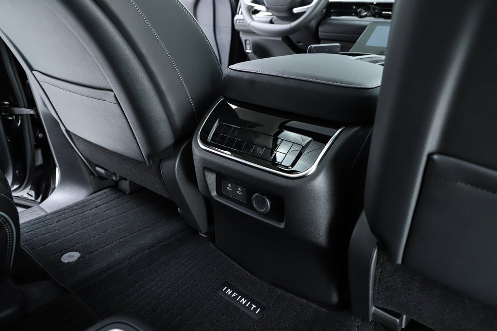 2027 INFINITI QX80 LUXE