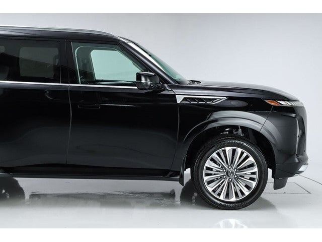 2027 INFINITI QX80 LUXE