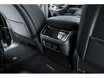 2027 INFINITI QX80 LUXE