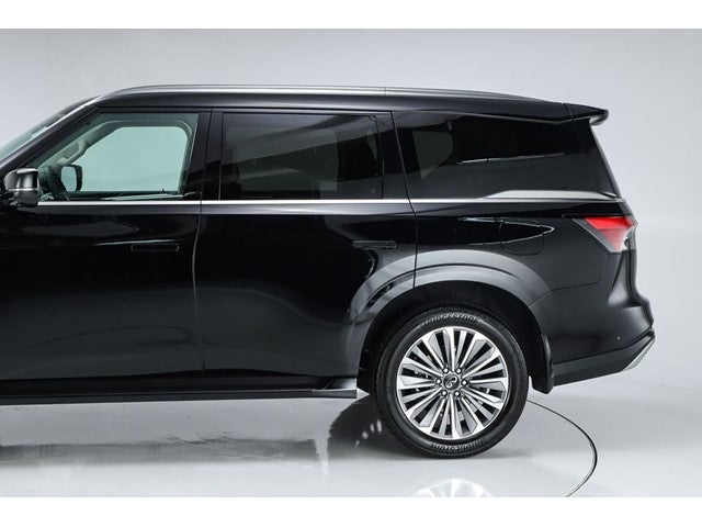 2027 INFINITI QX80 LUXE