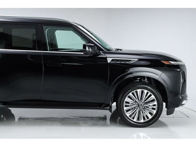 2027 INFINITI QX80 LUXE