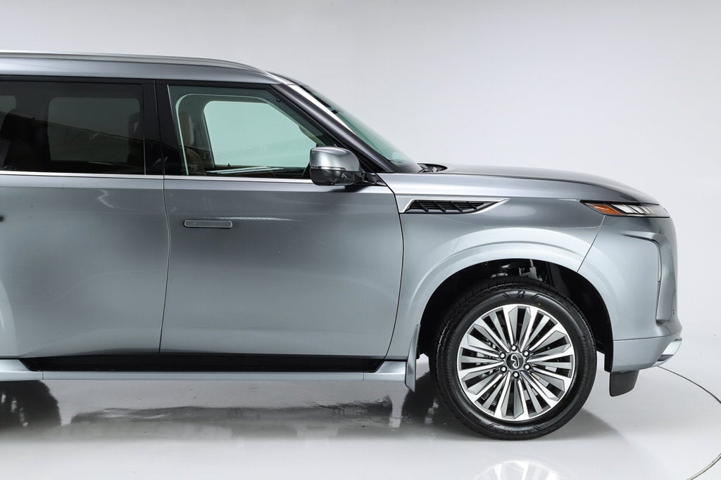 2027 INFINITI QX80 LUXE