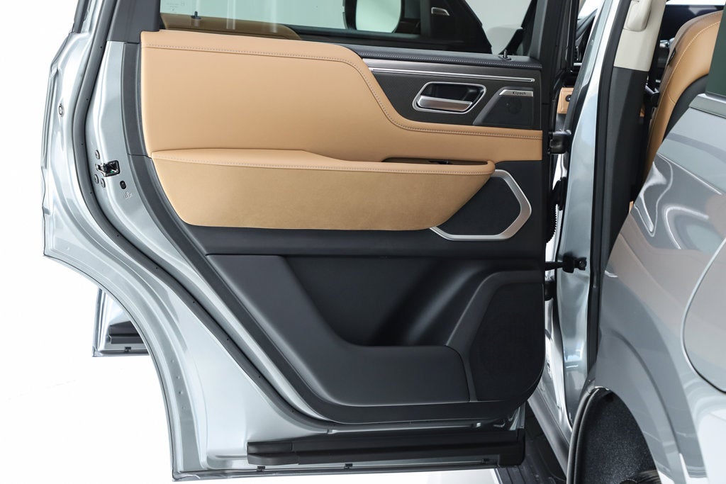 2027 INFINITI QX80 LUXE