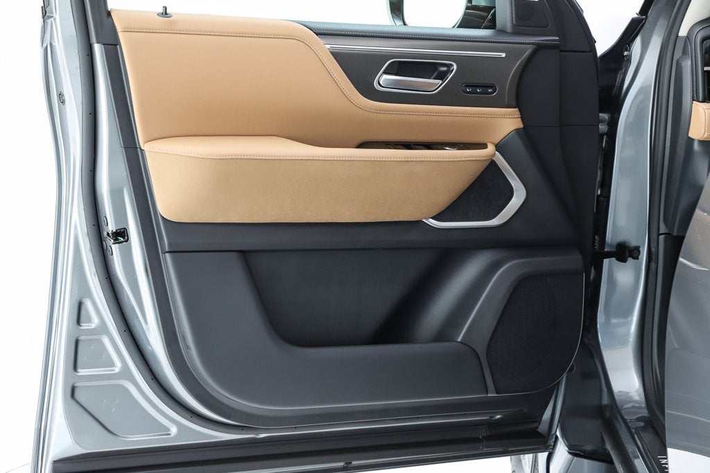 2027 INFINITI QX80 LUXE