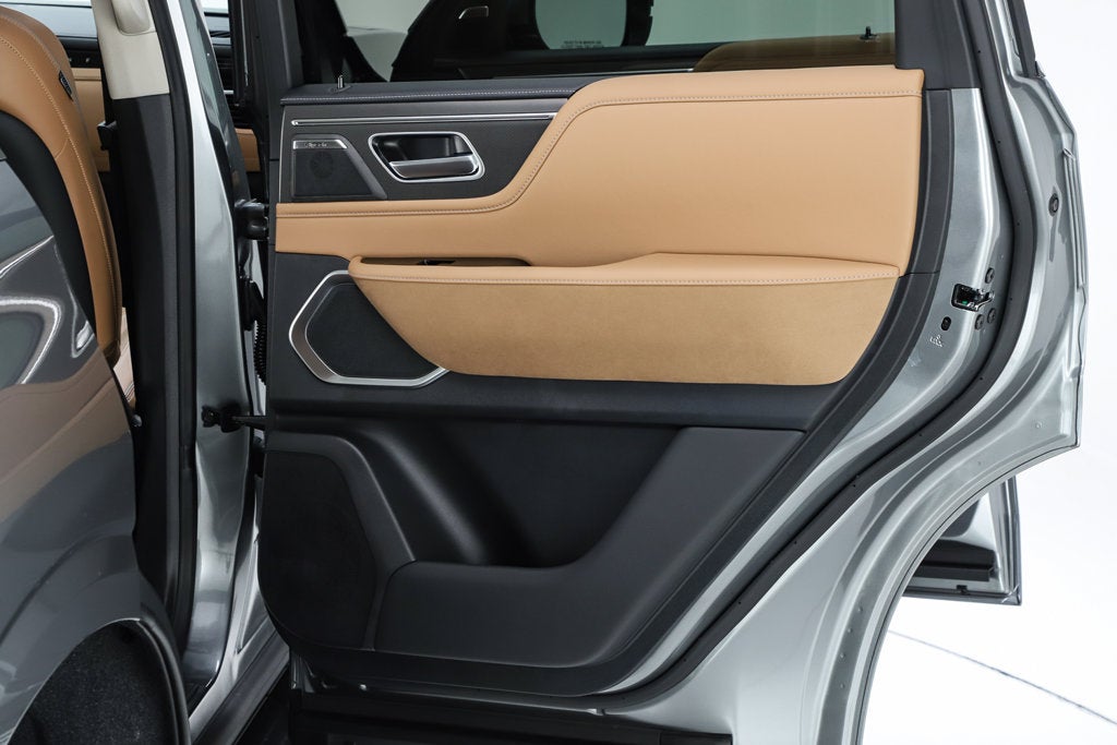2027 INFINITI QX80 LUXE