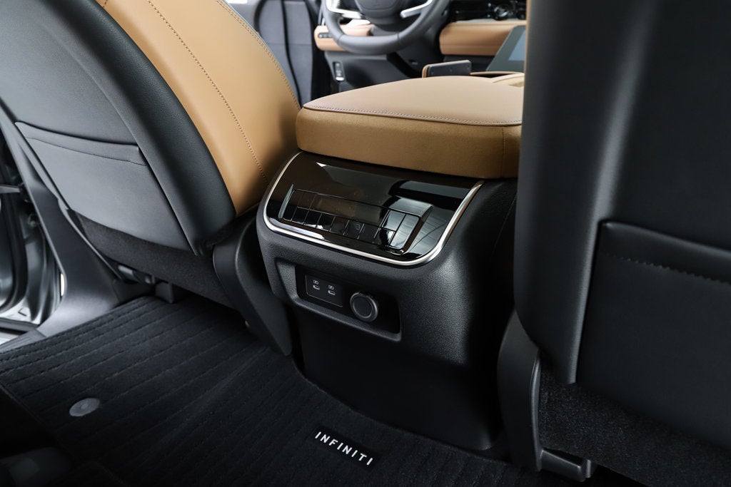 2027 INFINITI QX80 LUXE